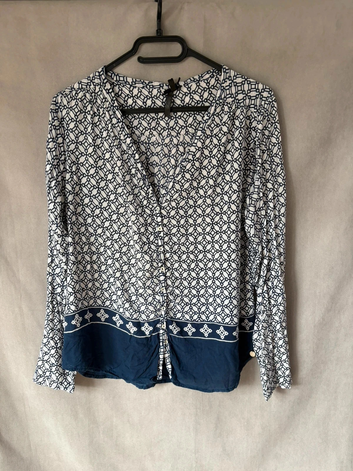 Jolie blouse à motif taille 38